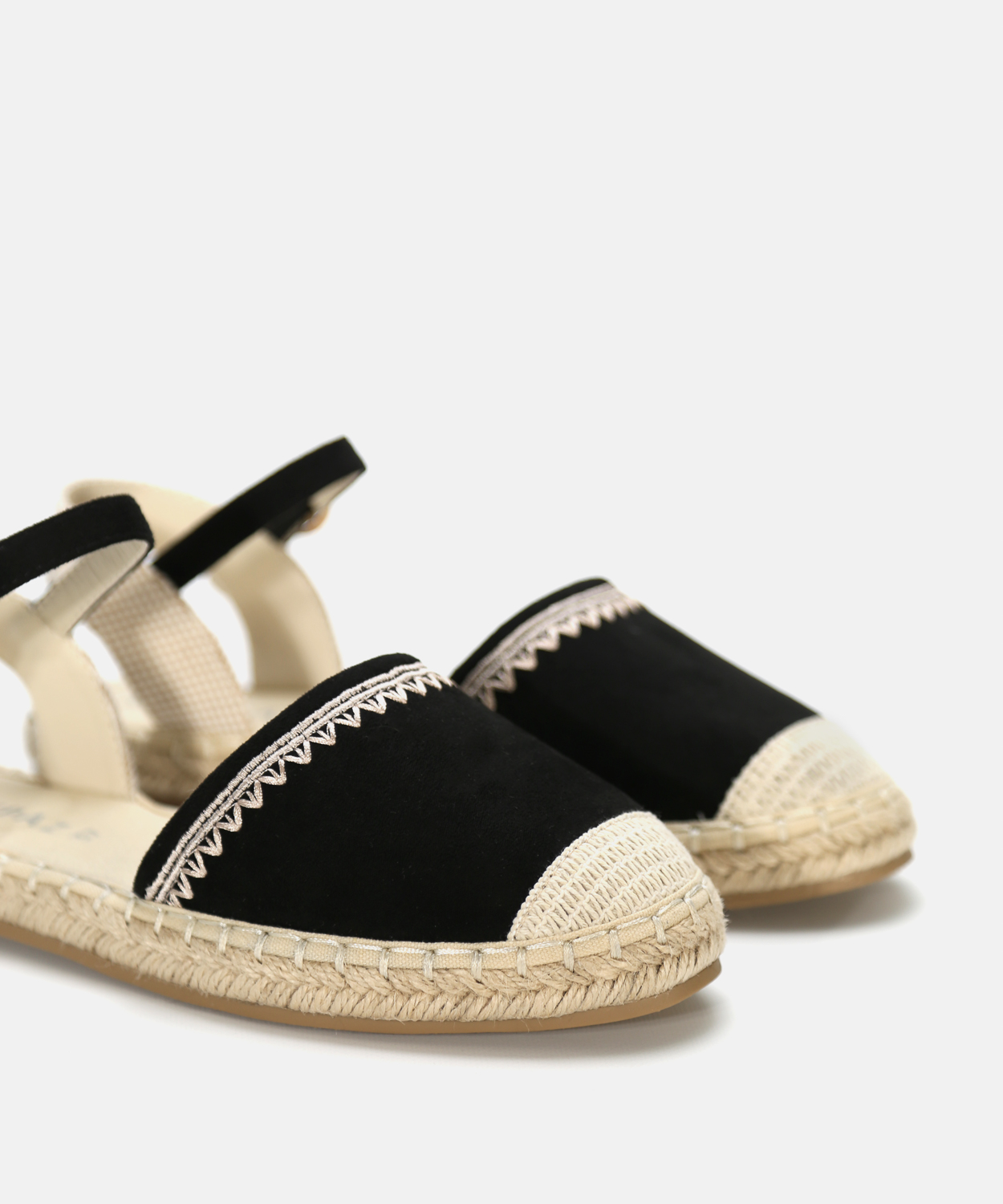 Alpercata rasa bordada image number null